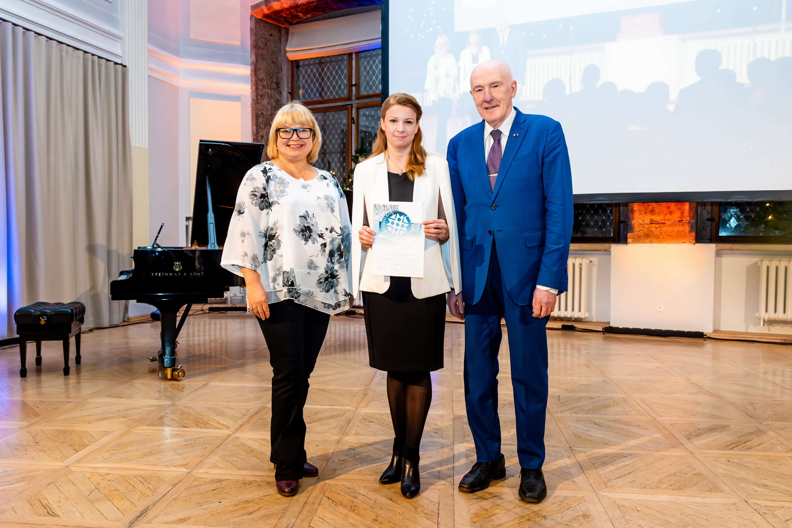 14. detsembril anti Mustpeade Majas üle Eesti Rahvuskultuuri Fondi tänavused stipendiumid.
The post Uno Järvela Fondi stipendiumi pälvis dirigent ja muusikaõpet